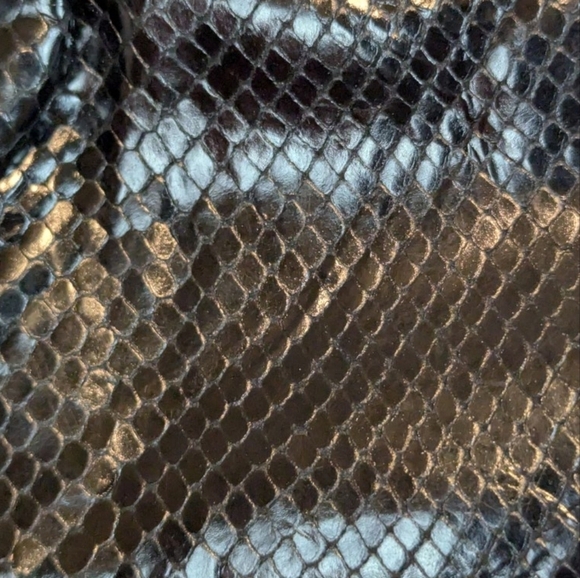 Banana Republic footed shoulder purse in black snakeskin design - Picture 11 of 11